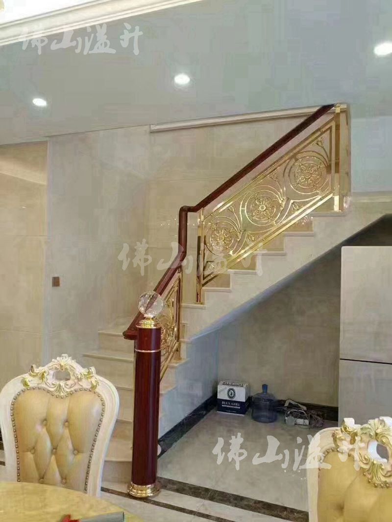 广东别墅简单设计好看的 铜艺楼梯扶手   铜艺屏风