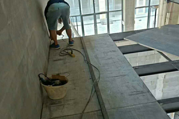 济南水泥纤维板厂家打造绿色钢结夹层楼板