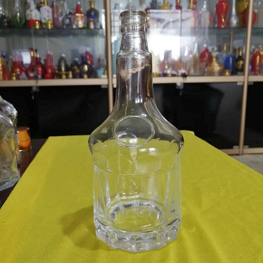 1斤装玻璃白酒瓶 宴席用酒瓶玻璃瓶