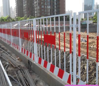 定型防护栏杆 安平县巨冠丝网制品有限公司