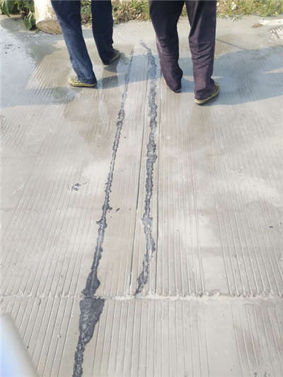 修复商砼路面裂纹的修补材料