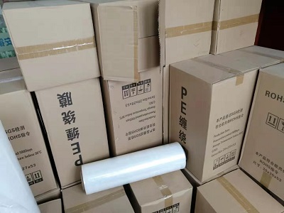 上海厂家缠绕膜拉伸膜PE塑料包装膜净重8斤/卷打包膜