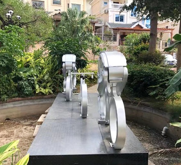 上海幕明户外运动脚蹬单车联动装置不锈钢动态雕塑