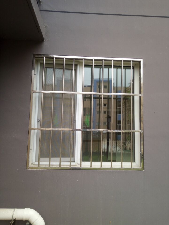 北京丰台卢沟桥安装小区防护栏不锈钢防盗窗断桥铝门窗