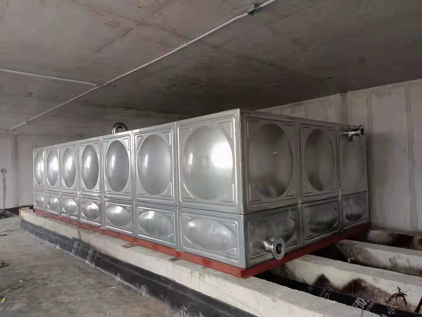 供应组合式水箱/不锈钢水箱/304不锈钢水箱现场安装
