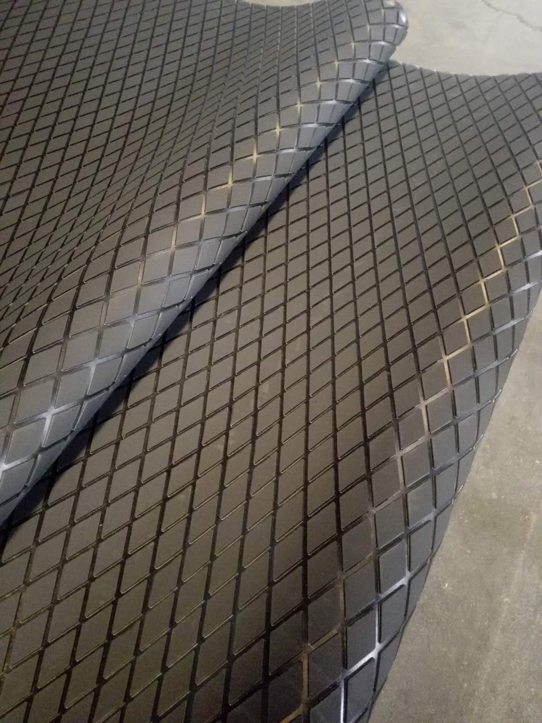 耐磨橡胶板 菱形耐磨板 阻燃耐磨胶板