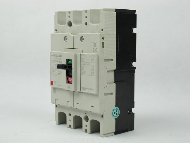 塑料外壳式断路器  NFC30-SMX 3P 15A