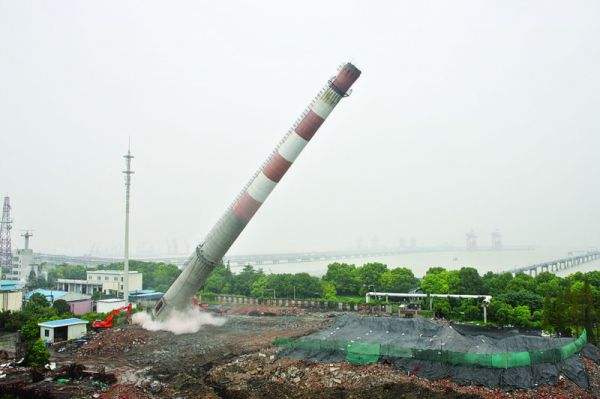 邛崃市专业拆除水泥烟囱公司全力以赴