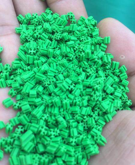 东莞万隆直销TPE足球场塑胶填充颗粒