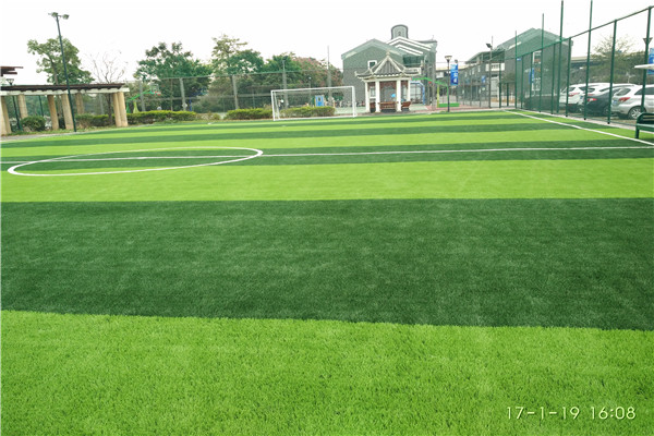 人造草足球场,标准环保人造草足球场施工建设
