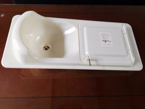 农村改造厕所蹲便器免水冲粪尿分集式便器