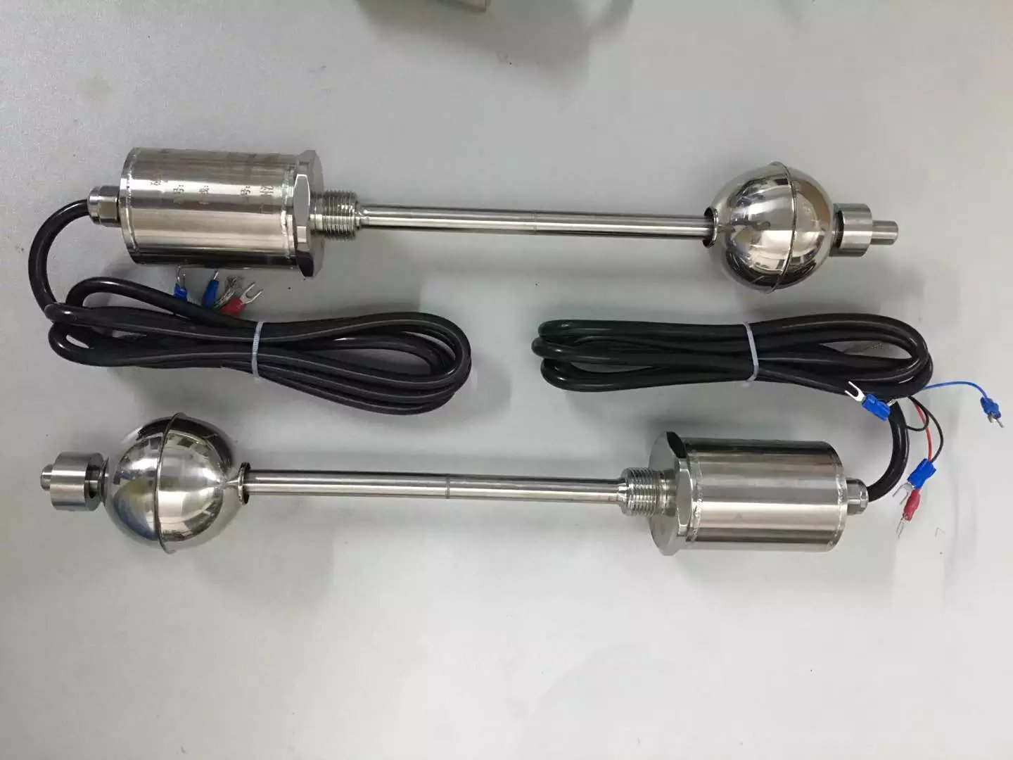 广东液位计磁致伸缩液位传感器 罐装位移液位计控制器